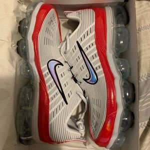 ***NWT RED AND GREY NIKE AIR MAX 360***